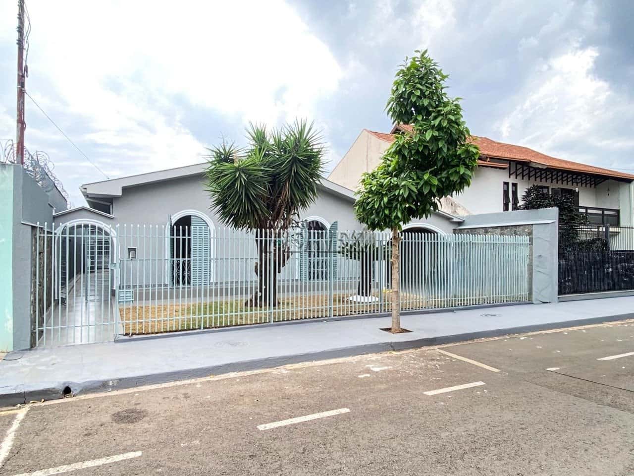 Casa para alugar no Lago Parque, região central de Londrina. — foto principal