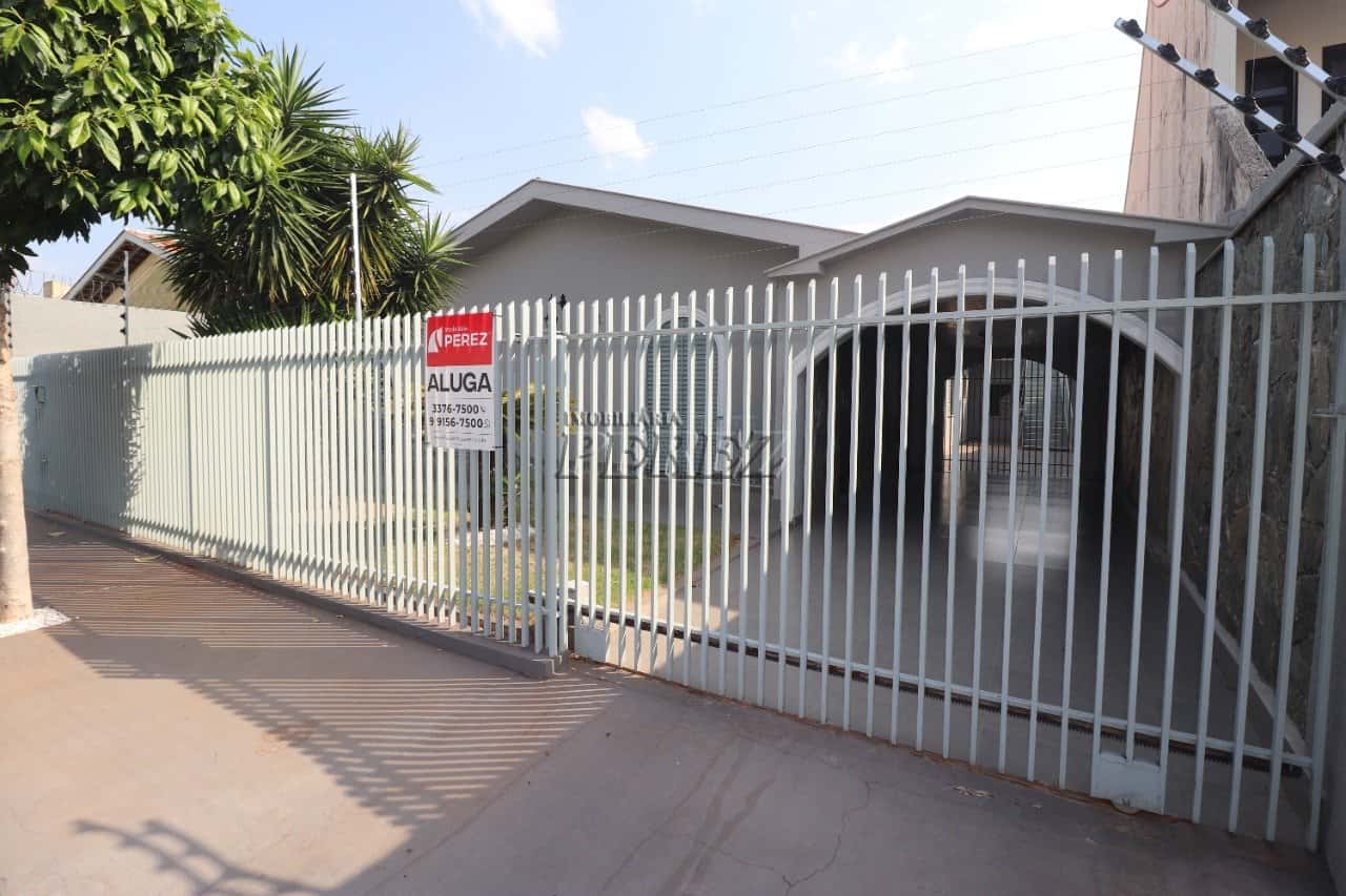 Casa para alugar no Lago Parque, região central de Londrina. — foto principal