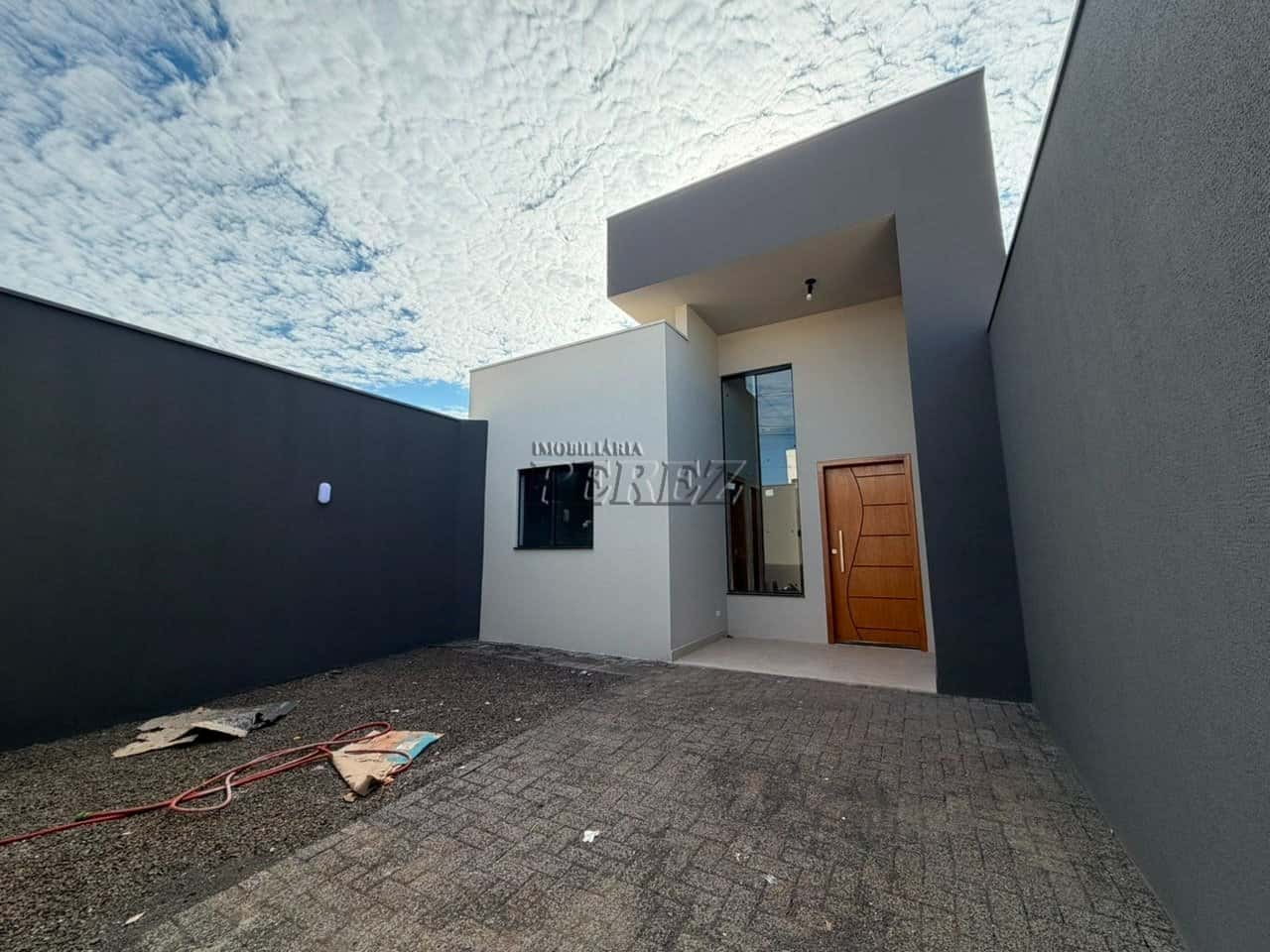 Casa à venda na região oeste de Londrina - Colinas — foto principal