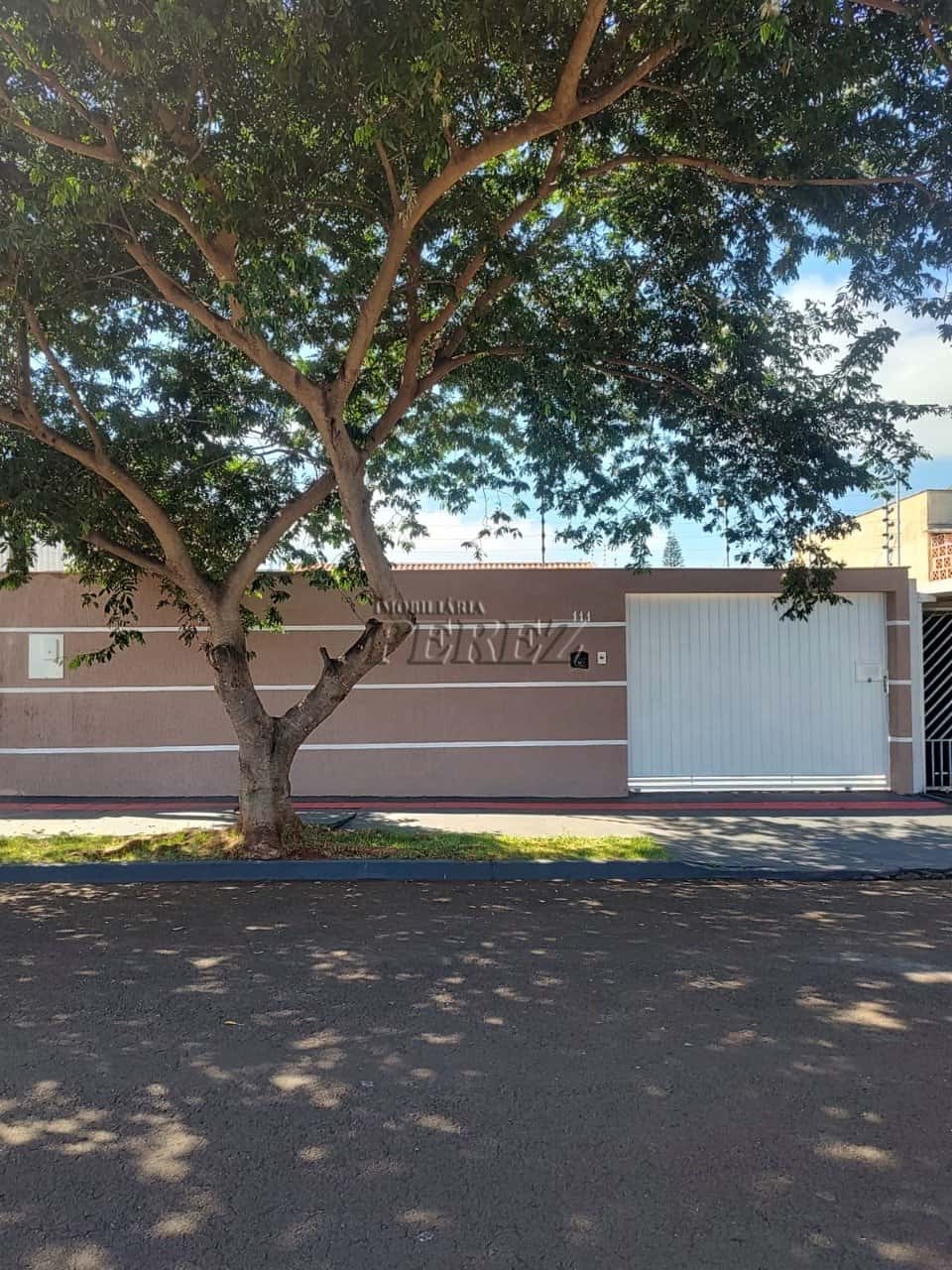 Casa à venda na região leste de Londrina - Bairro Pequena Londres — foto principal