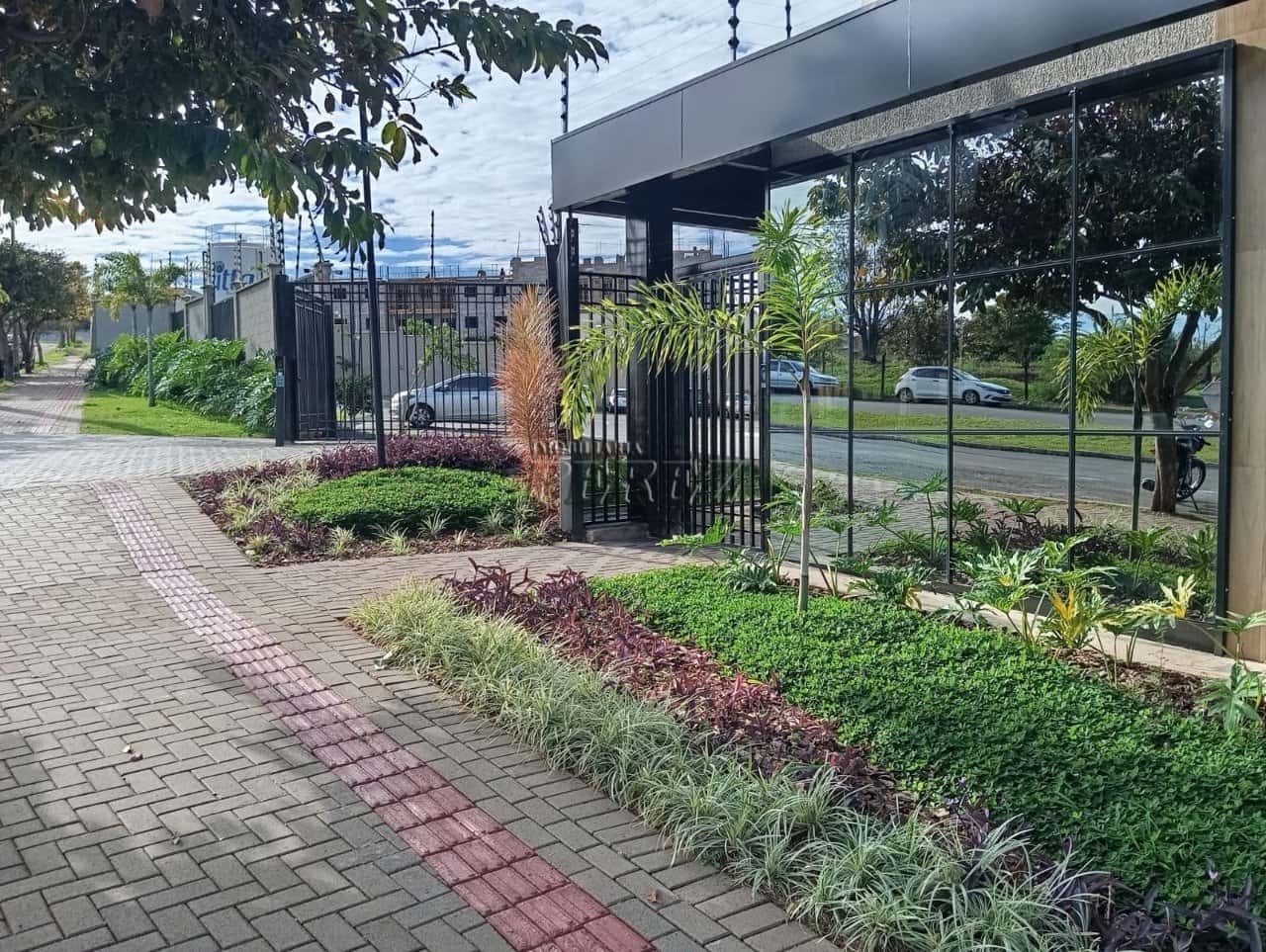 Apartamento à venda no Edifício Ever - Região norte de Londrina — foto principal