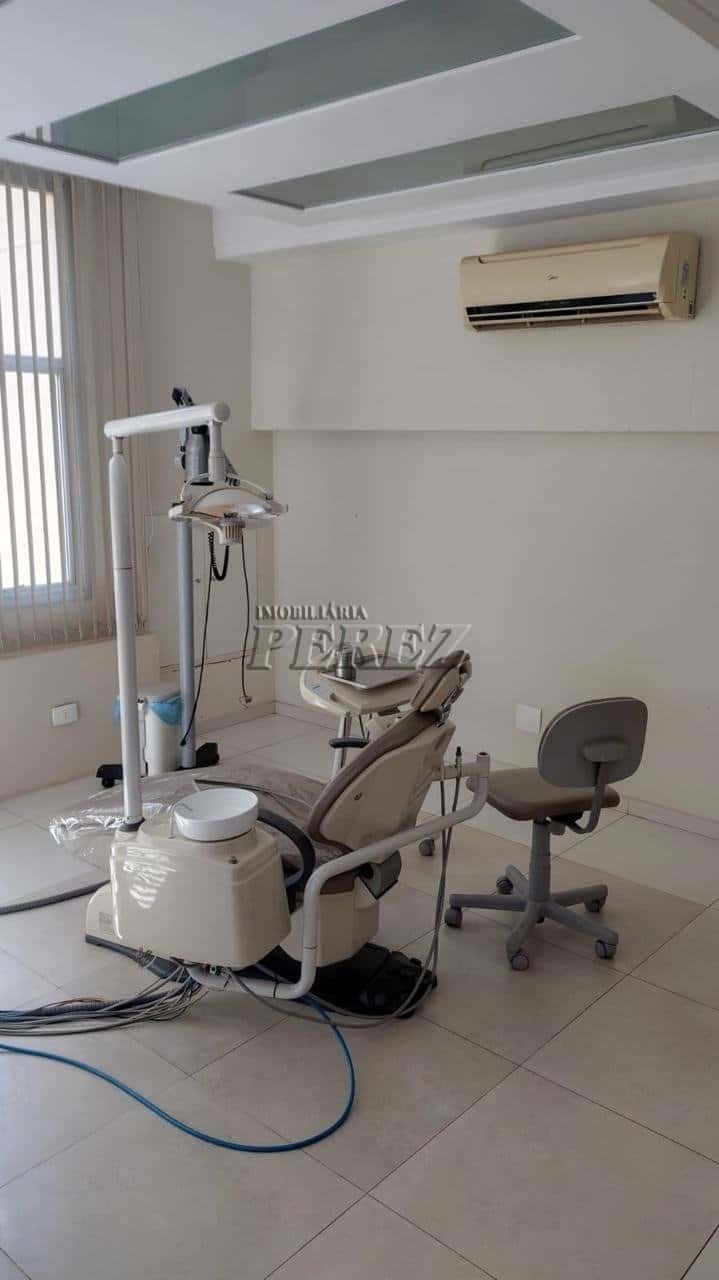 Sala comercial à venda no centro de Londrina - Rua Mato Grosso — foto principal