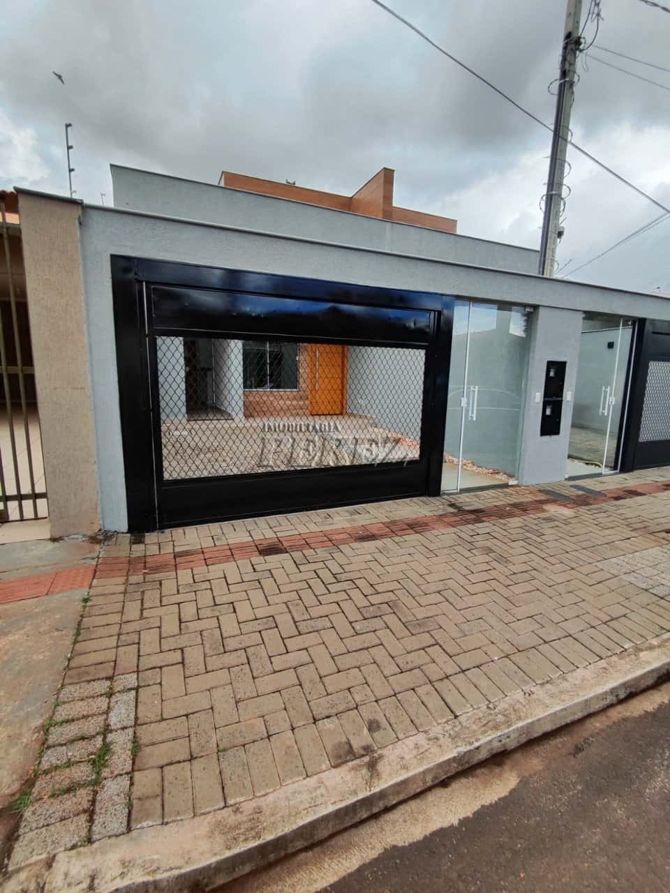 Casa à venda e locação no Jardim Belo Horizonte na região leste de Londrina — foto principal