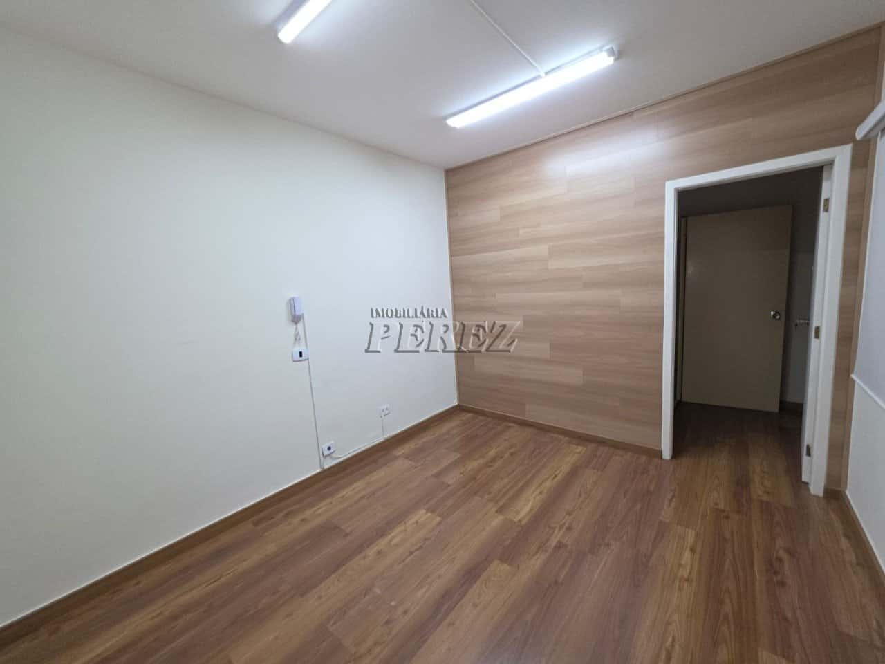 Sala comercial para alugar no Edifício Meton, no Calçadão de Londrina — foto principal