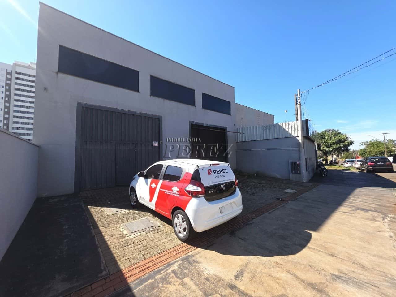 Barracão para alugar na Av. Celso Garcia Cid na região leste de Londrina — foto principal