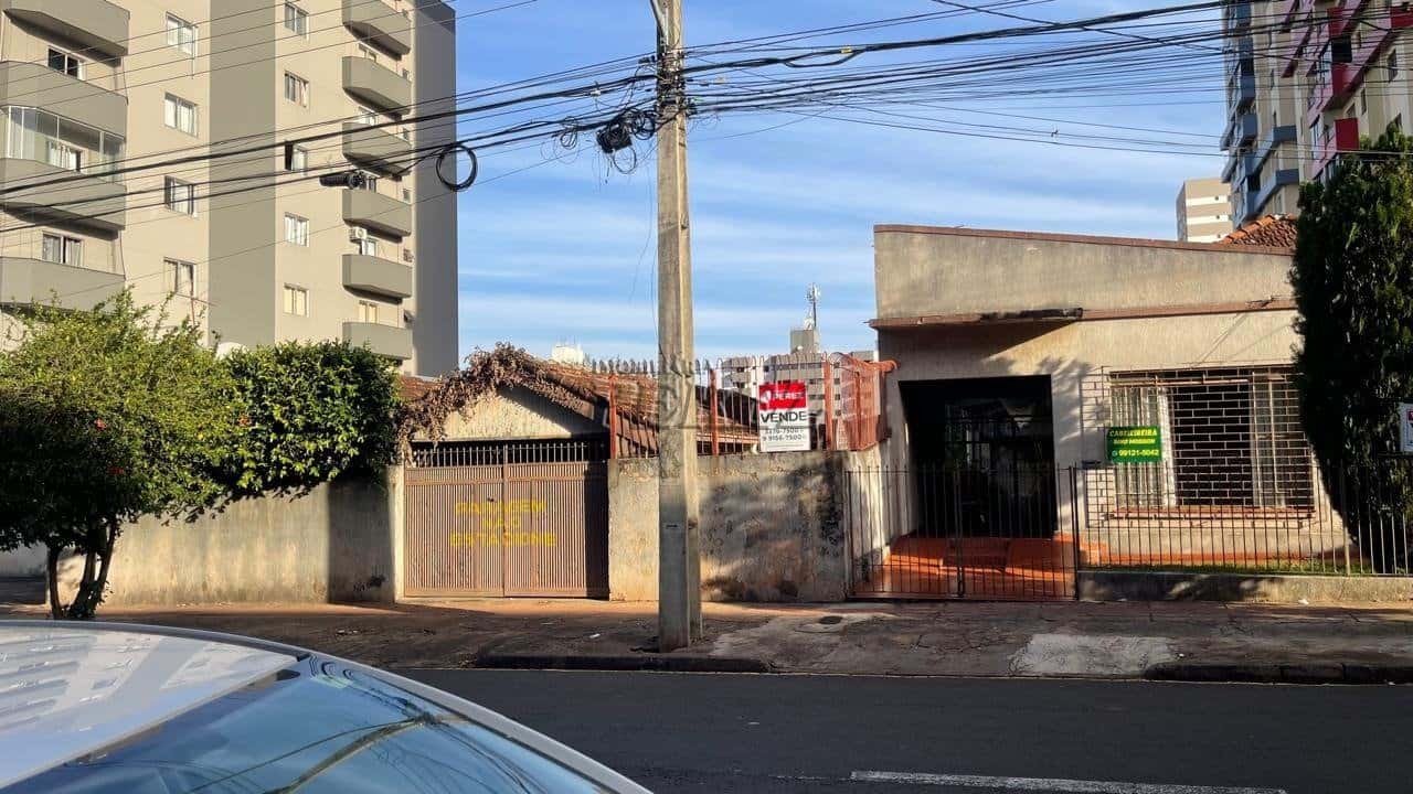 Terreno à venda no centro de Londrina - Rua Pará — foto principal