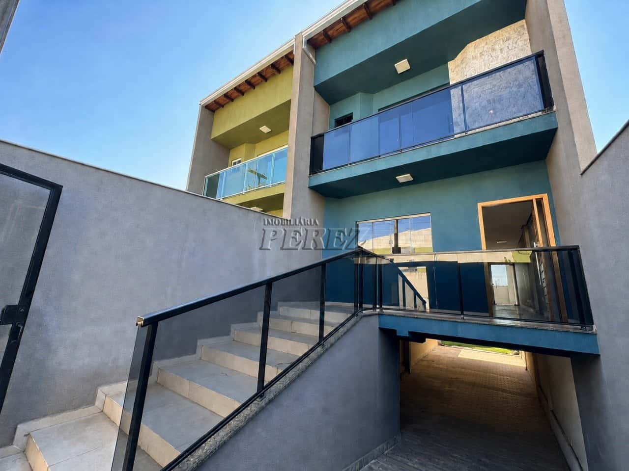 Casa com 3 Quartos à venda, 220m² - Ouro Verde — foto principal