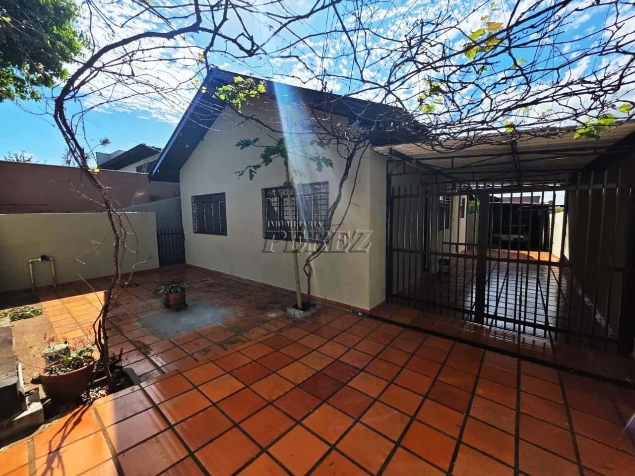 Casa para alugar na região leste de Londrina - Jardim Alah — foto principal