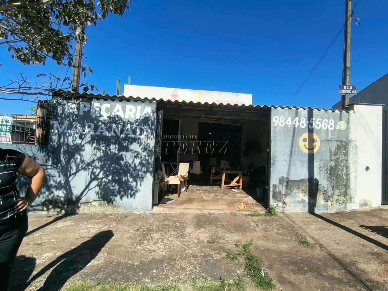Casa e barracão à venda no Jardim Franciscato, região sul de Londrina — foto principal