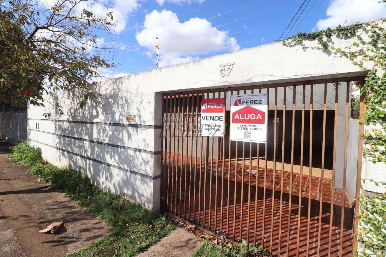 Casa à venda e locação no Jardim Ideal, região leste de Londrina. — foto principal