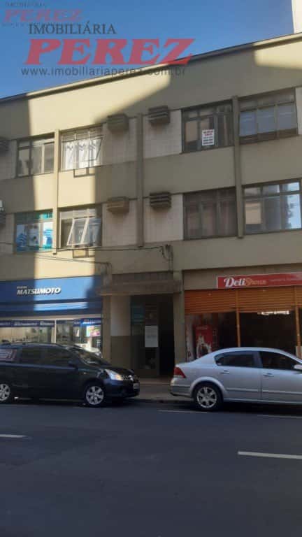 Sala comercial para alugar na Rua Senador Souza Naves, no centro em Londrina. — foto principal