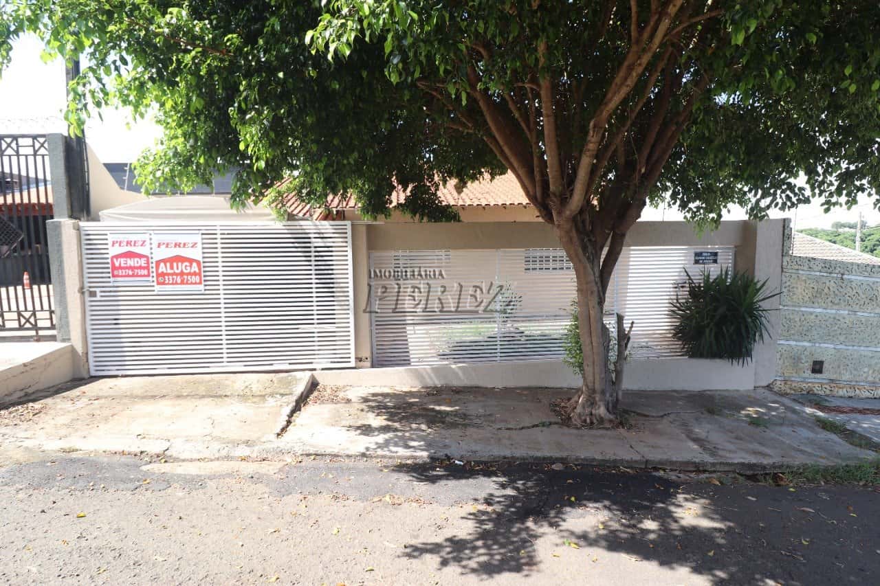 Casa á venda na região norte de Londrina no Jardim Planalto. — foto principal