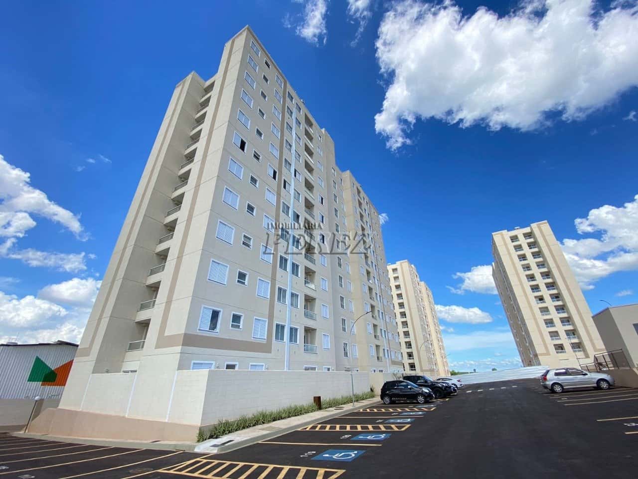 Apartamento para alugar no Acquaville na região leste de Londrina - Residencial Laguna Malaga — foto principal