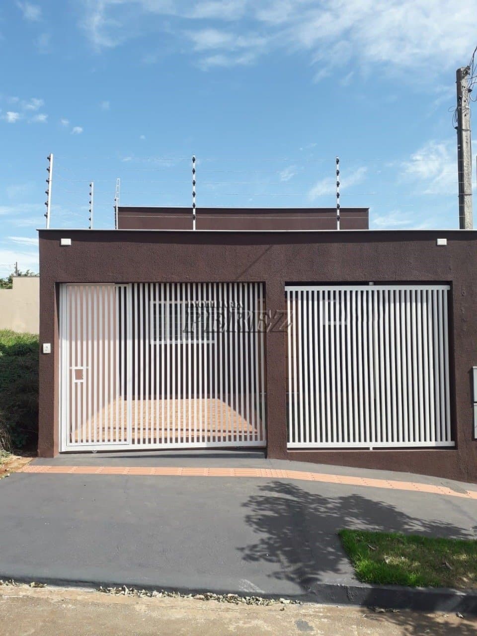 Casa à venda no Jardim Maria Luiza na região norte de Londrina
