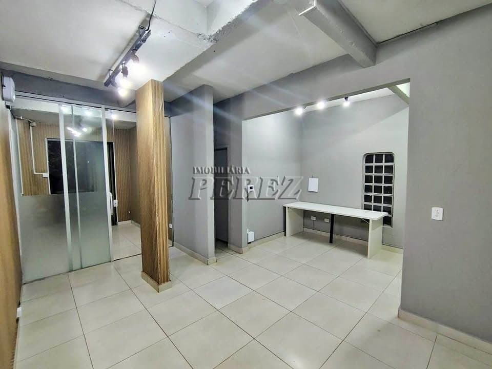 Sala comercial para alugar no Cinco Conjuntos, região norte de Londrina.
