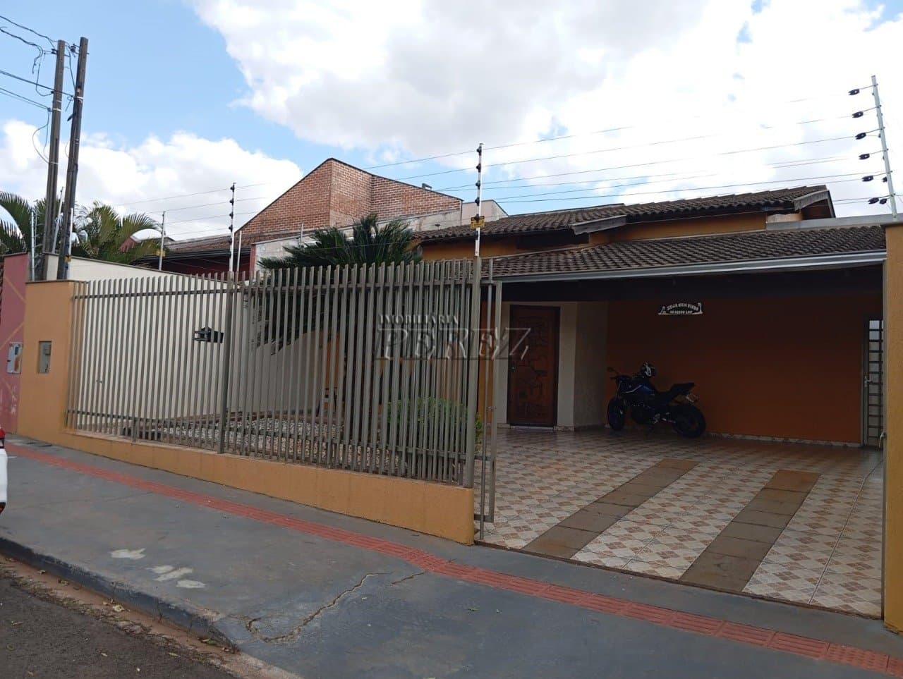 Casa à venda no Jardim Continental na região norte de Londrina