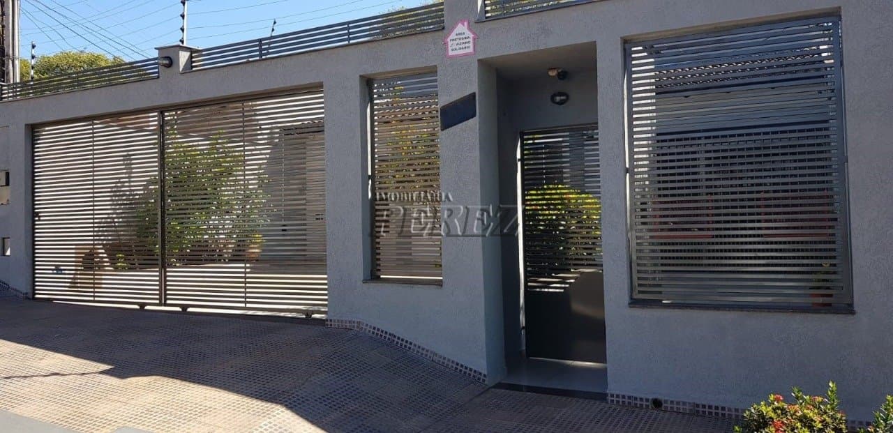 Casa à venda no Milton Gavetti, região norte de Londrina