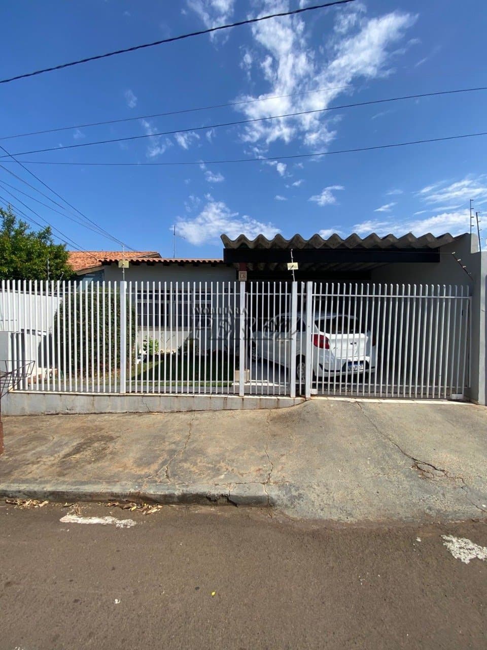 Casa à venda na região leste de Londrina, Jardim Espanha