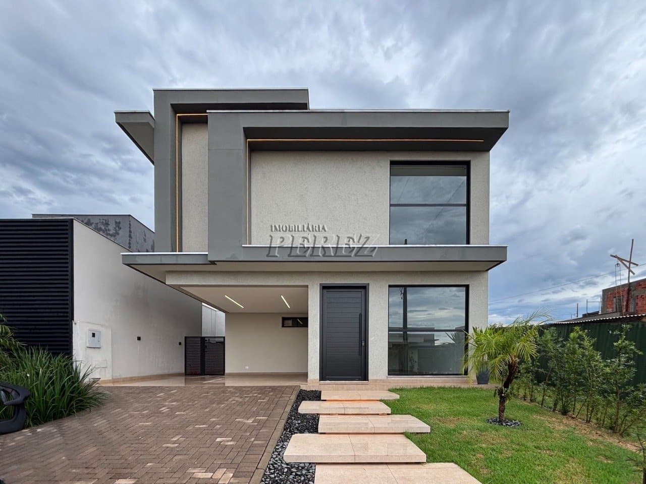Casa à venda no Condomínio Tauá na região leste de Londrina