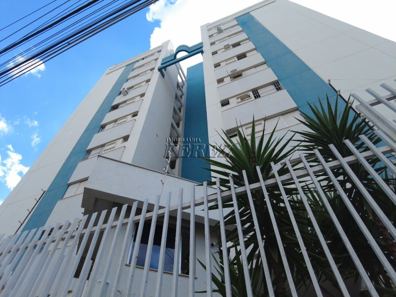 Apartamento para alugar no centro de Londrina - Edifício Solar dos Alferes
