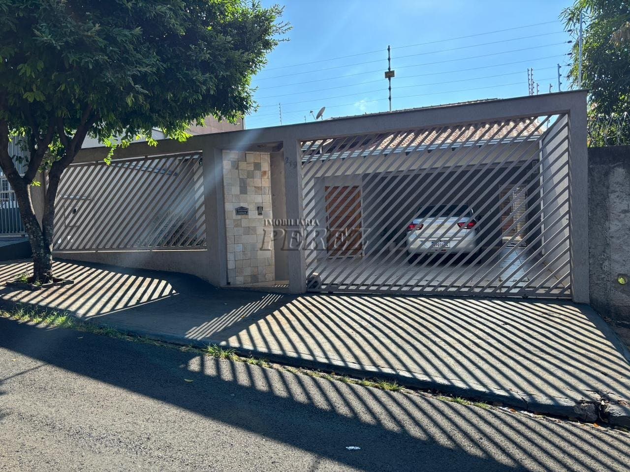 Casa à venda na região norte de Londrina - Coliseu