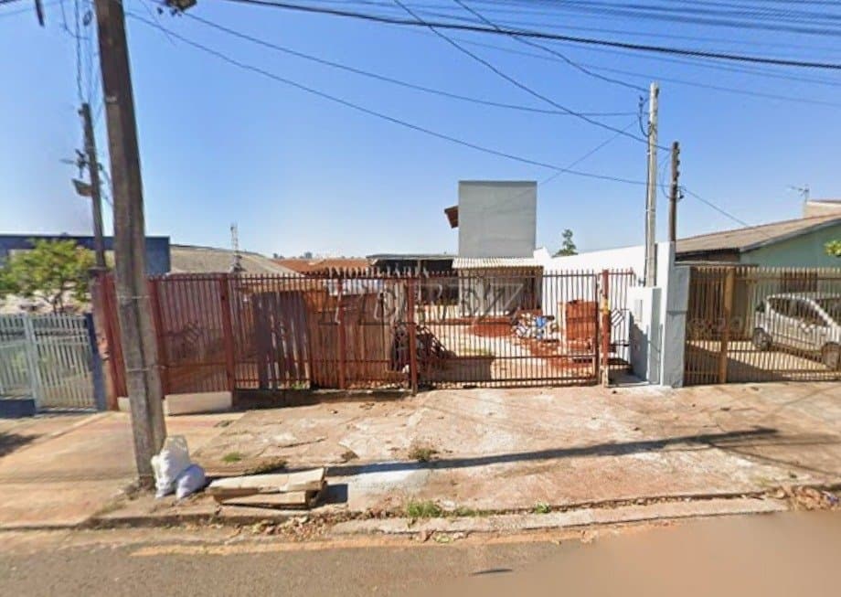 Sobrado à venda no Jardim Tókio na região oeste de Londrina