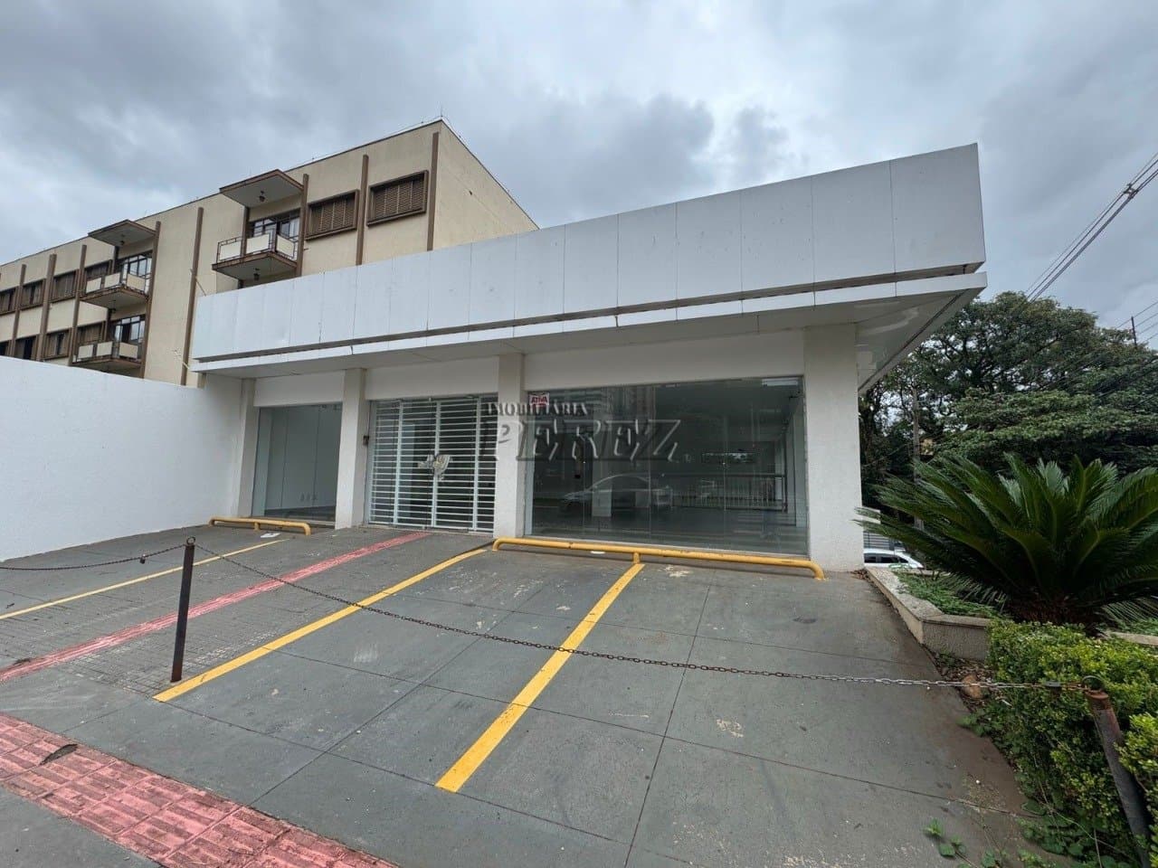Loja para alugar no centro de Londrina na Av. Juscelino Kubitscheck