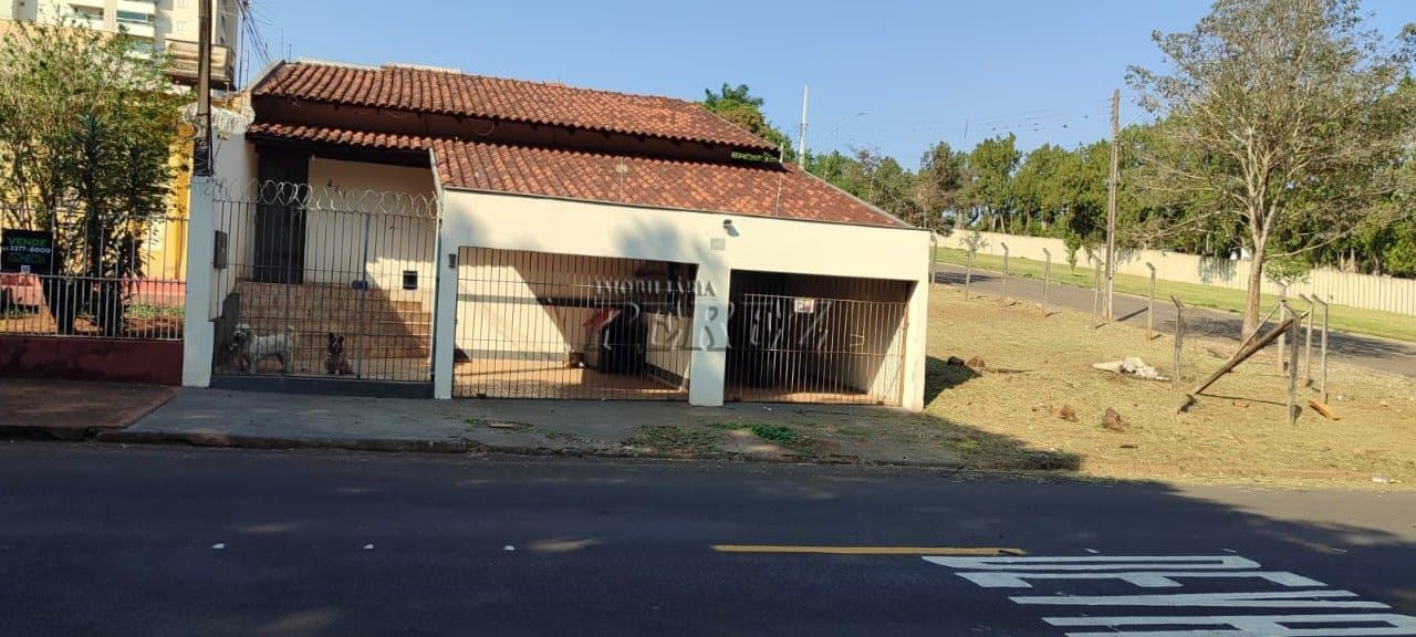 Casa à venda no Jardim Higienópolis na região central de Londrina