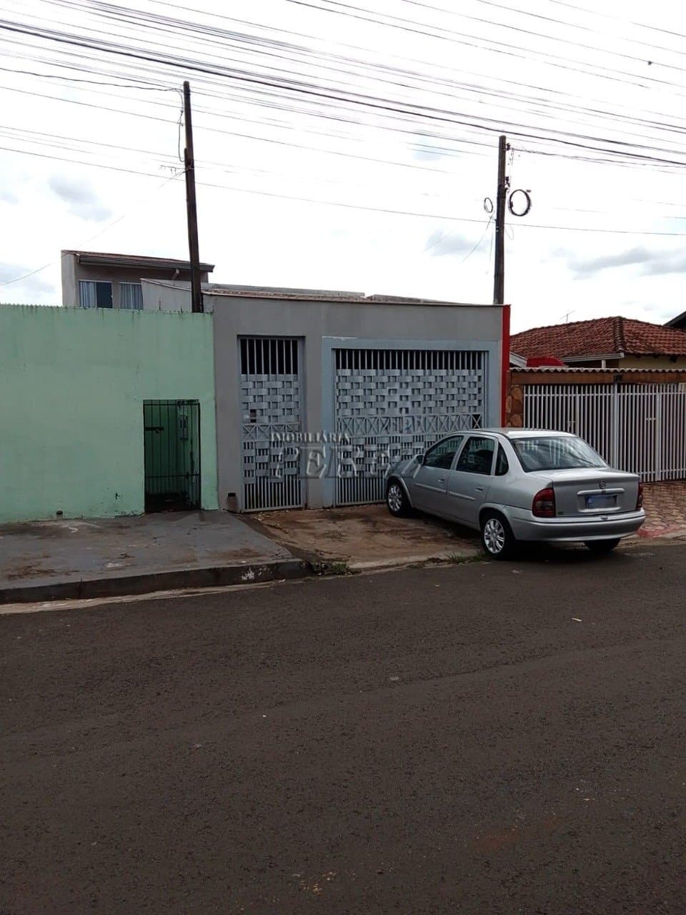 Sobrado à venda no bairro Santa Joana na região sul de Londrina