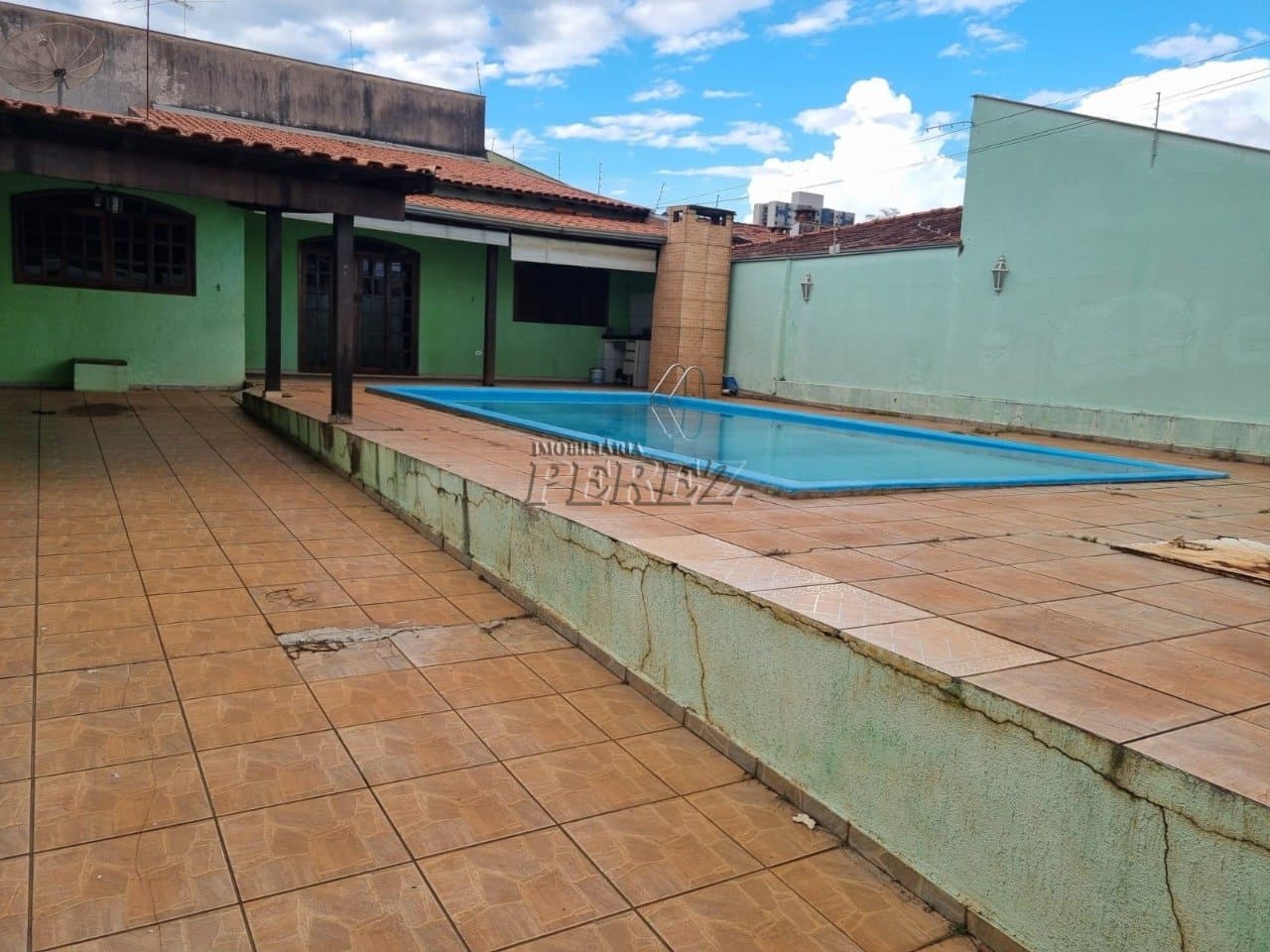 Casa à venda no Jardim Pacaembu, região norte de Londrina