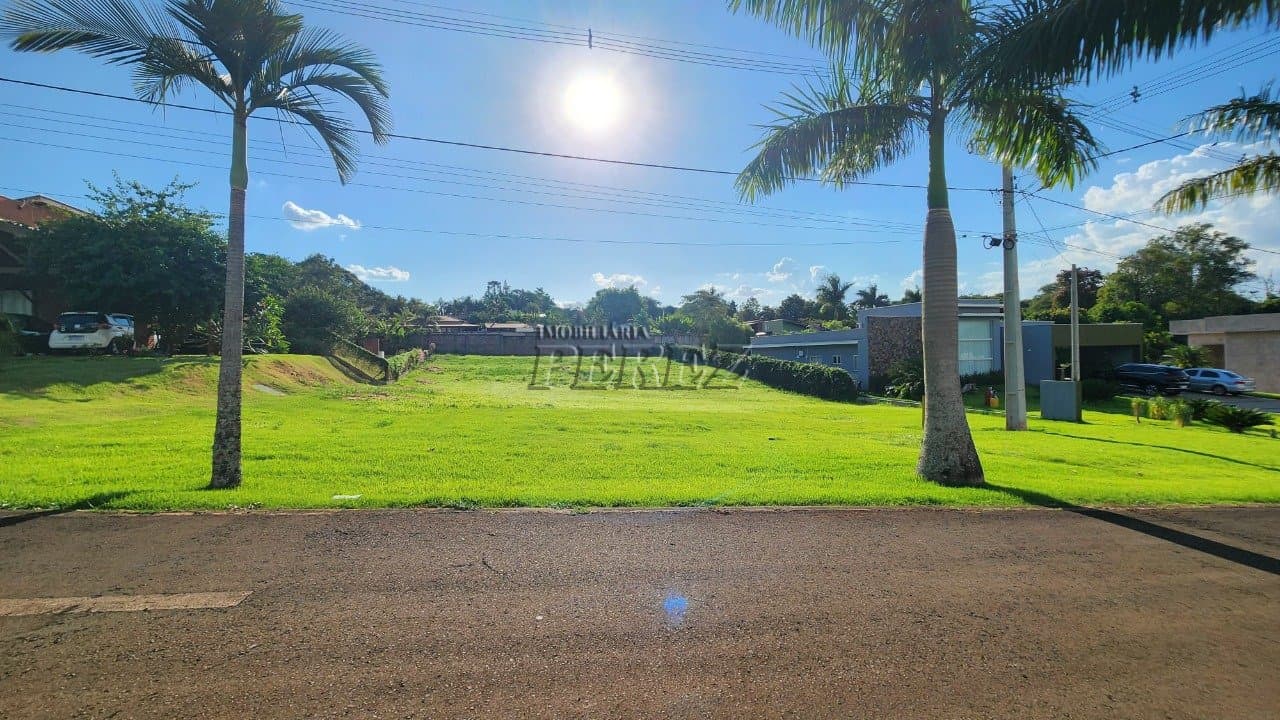 Terreno à venda no Terras de Canaã Home Resort em Cambé