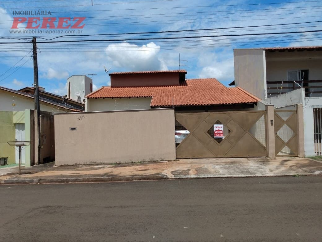 Casa à venda no San Izidro na região leste de Londrina