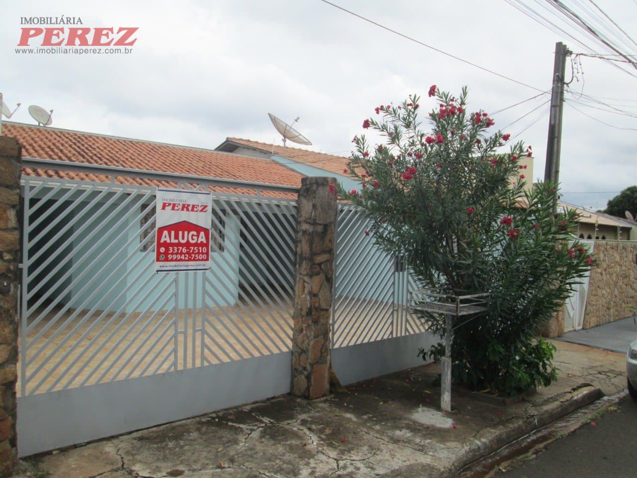 Casa para alugar no Jardim Ideal na região leste de Londrina.