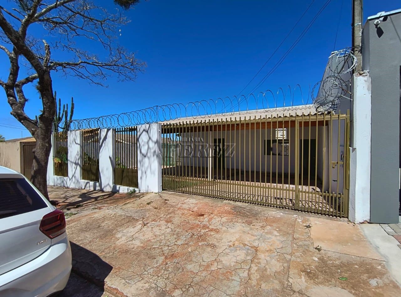 Casa à venda no Jardim Santa Rita na região oeste de Londrina