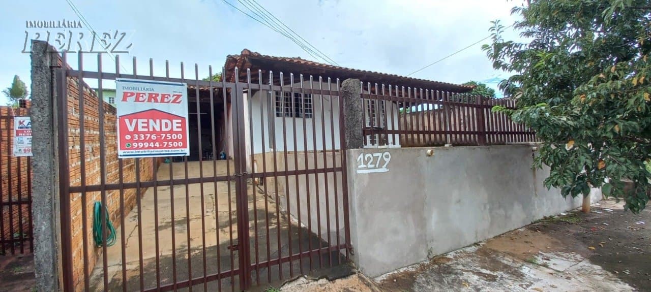 Casa à venda no Jardim Califórnia na região leste de Londrina