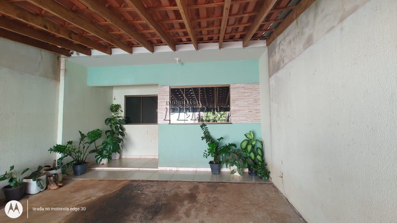 Casa à venda no Jardim Califórnia na região leste de Londrina