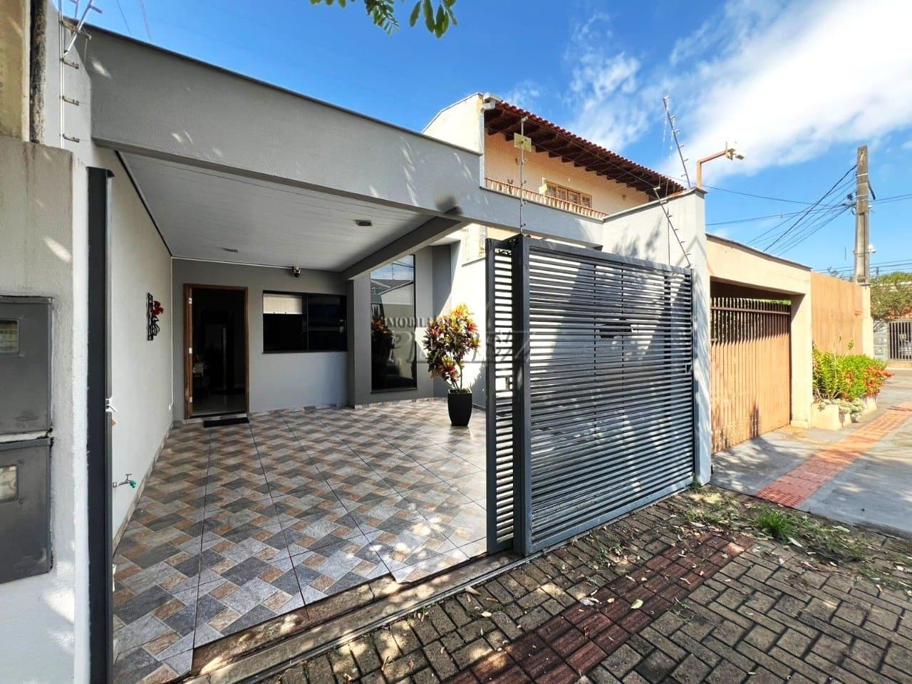 Casa à venda no Jardim Antares - Região leste de Londrina
