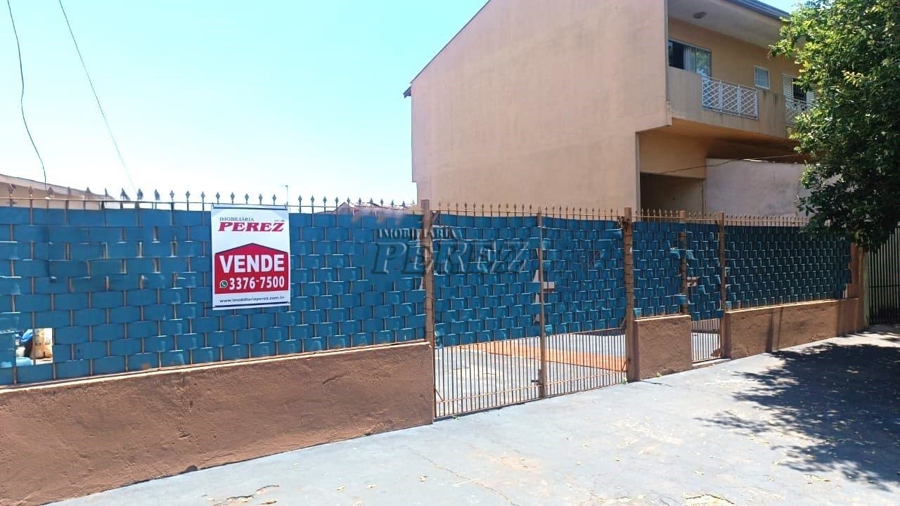 Casa à venda na Av. das Laranjeiras, Jardim Marumbi na região leste de Londrina