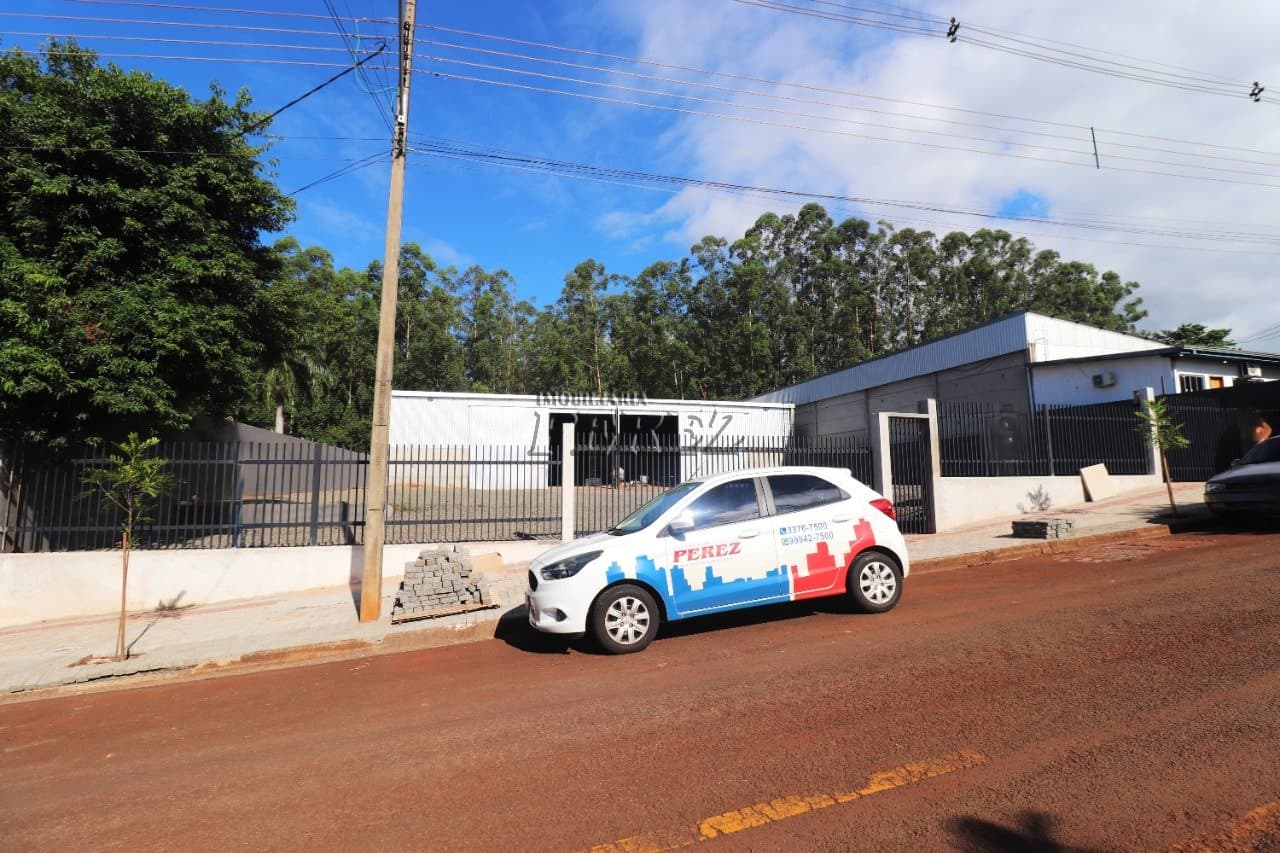 Barracão para alugar na região leste de Londrina - Indústrias Leves