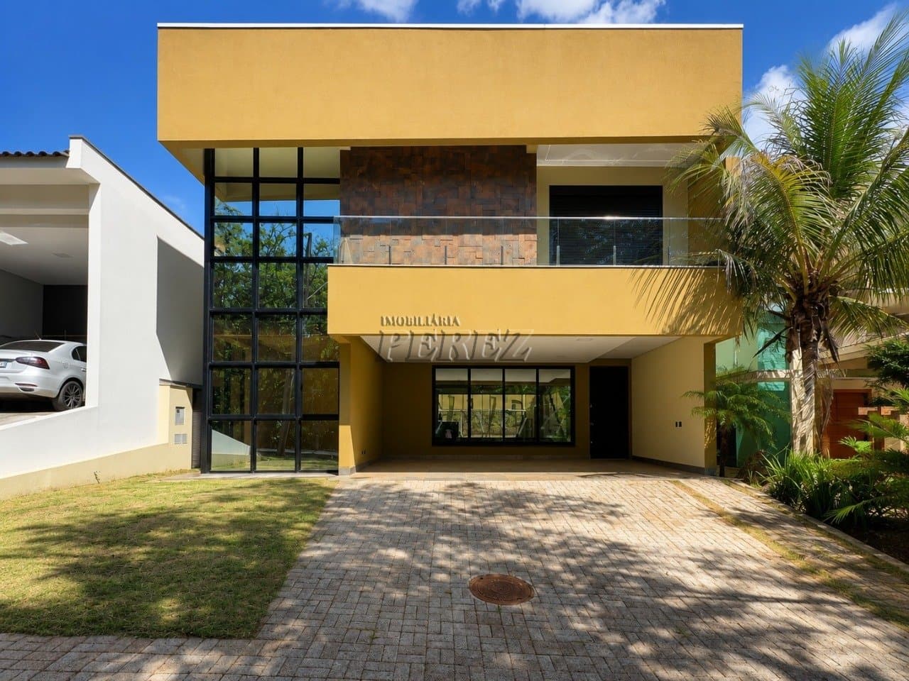 Sobrado à venda no Condomínio Royal Forest - Região sul de Londrina