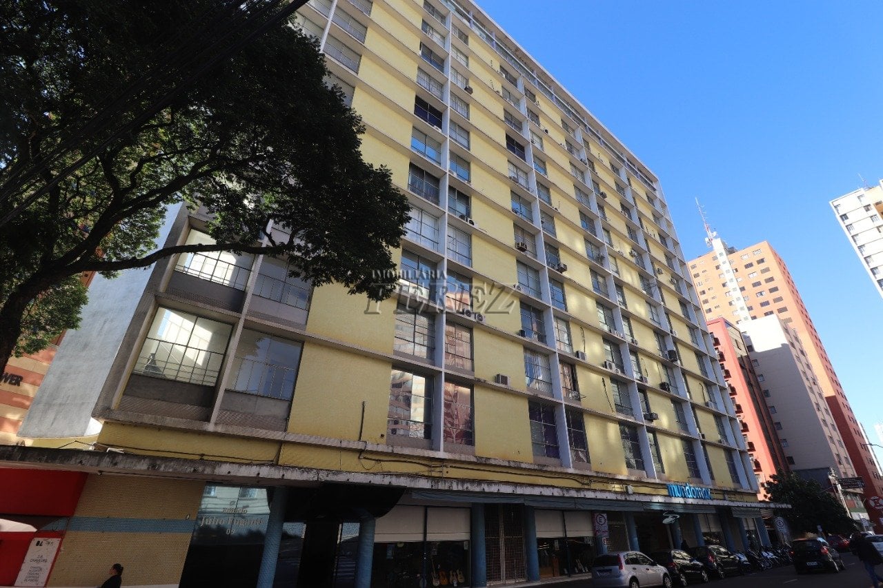 Sala comercial à venda e locação no centro de Londrina - Edifício Oscar Fuganti.
