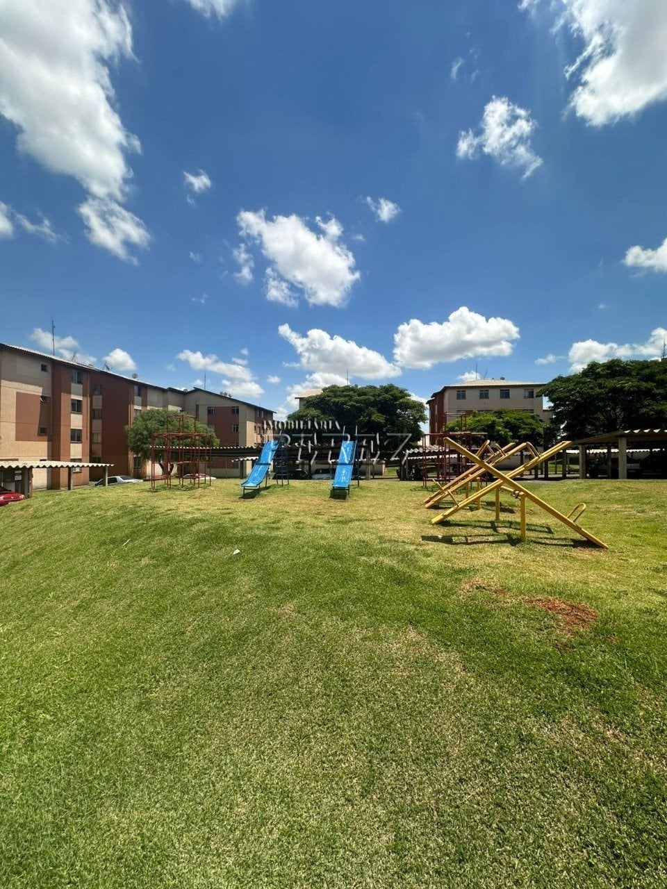 Apartamento à venda no Edifício Anselmo Vedoato na região norte de Londrina - Nova Olinda
