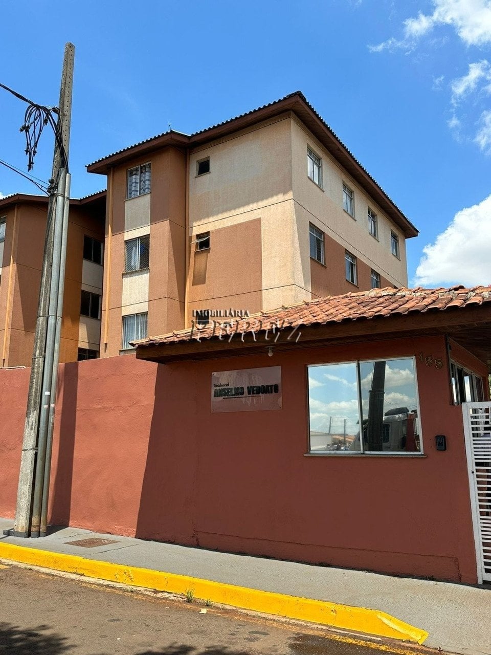 Apartamento à venda no Edifício Anselmo Vedoato na região norte de Londrina - Nova Olinda