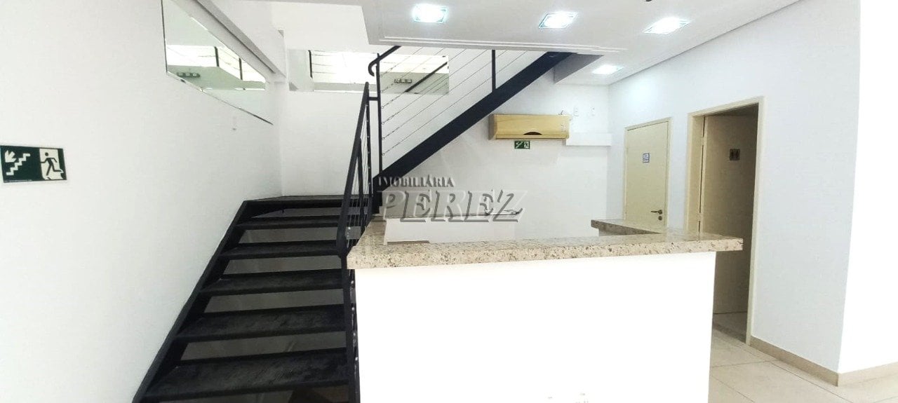 Loja comercial para alugar na Av. Marinngá em Londrina.