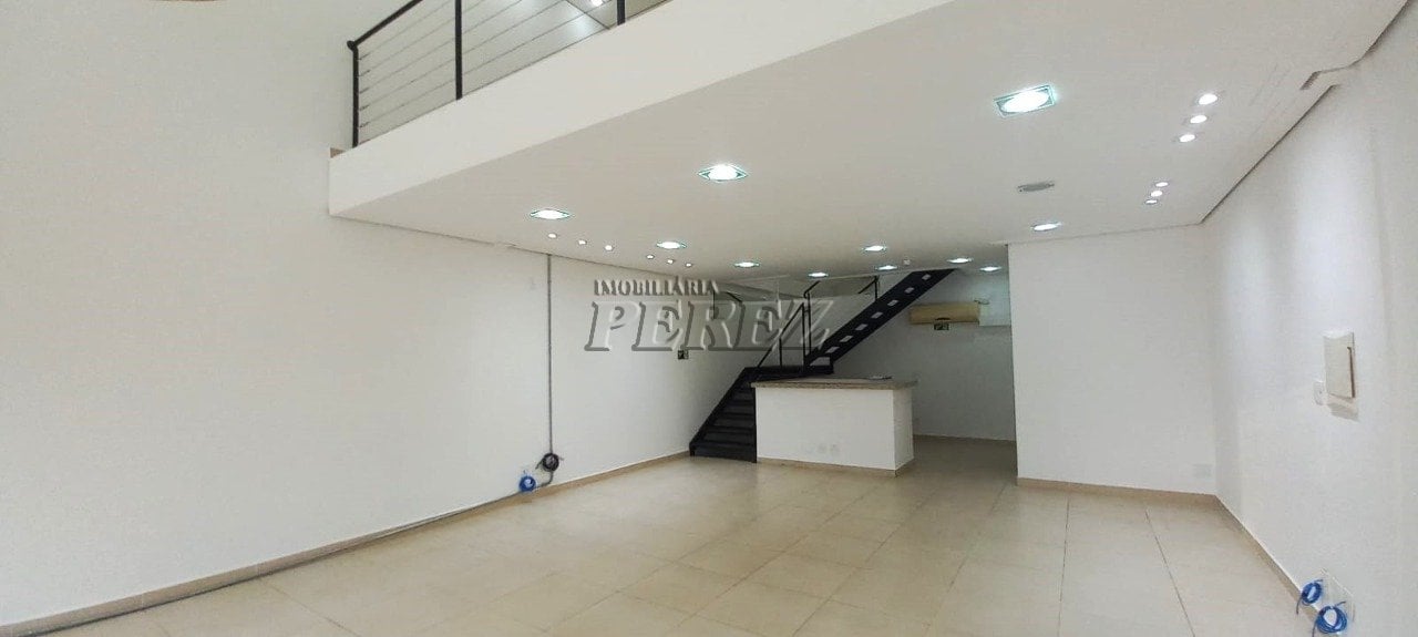 Loja comercial para alugar na Av. Marinngá em Londrina.