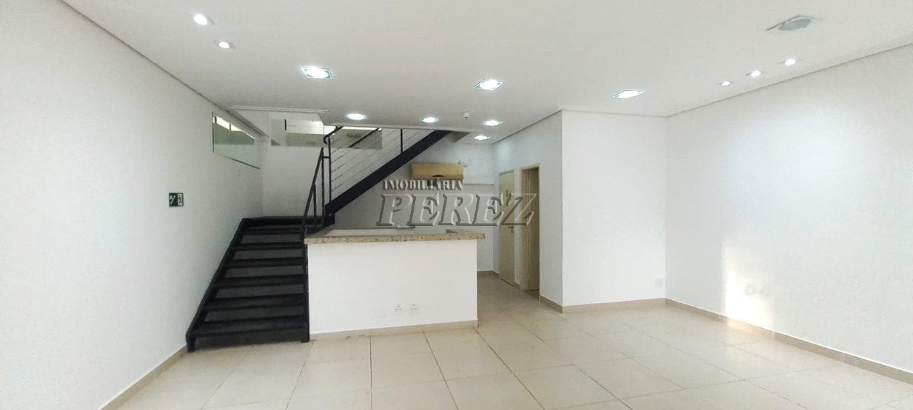 Loja comercial para alugar na Av. Marinngá em Londrina.