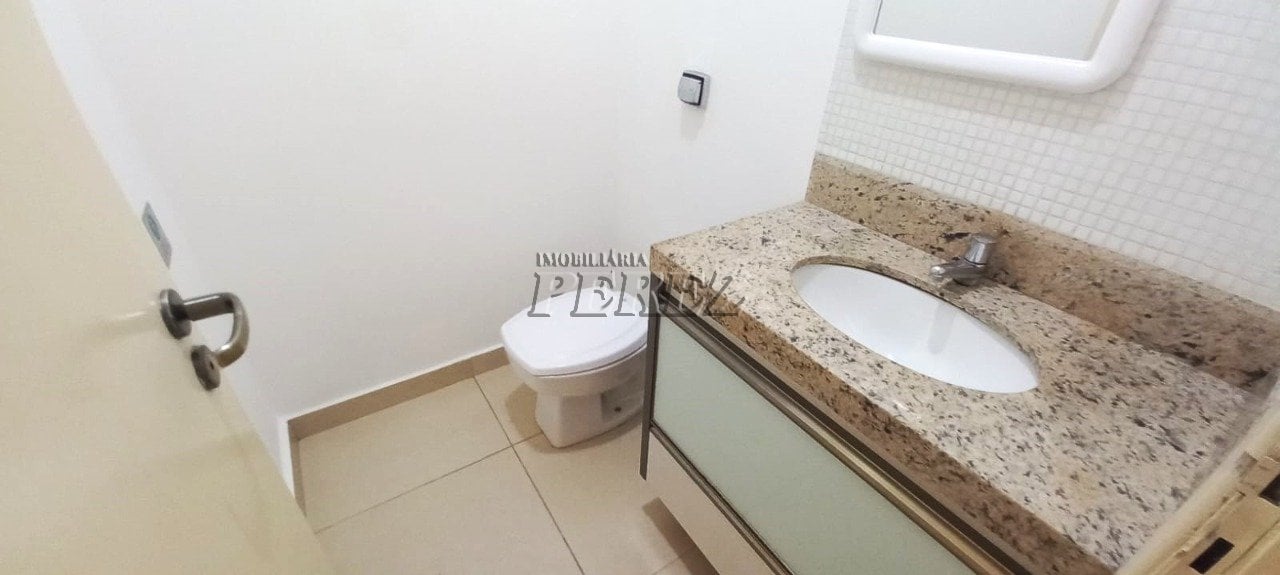 Loja comercial para alugar na Av. Marinngá em Londrina.