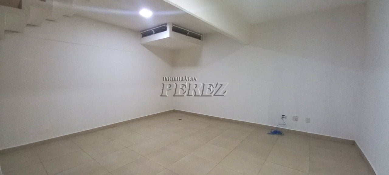 Loja comercial para alugar na Av. Marinngá em Londrina.