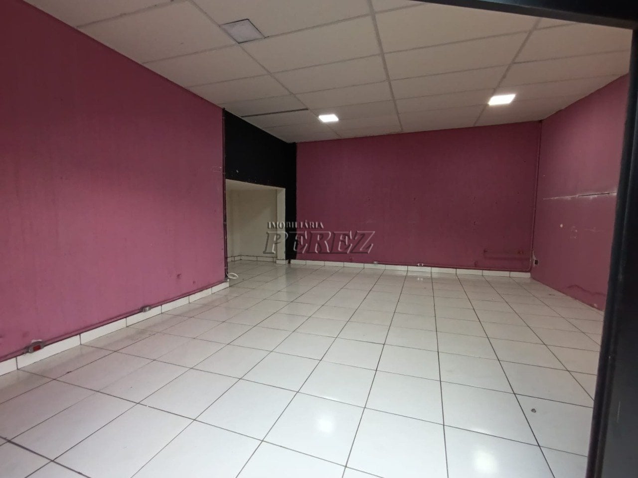 Sala comercial para alugar na Av Saul Elkind - Região norte de Londrina.