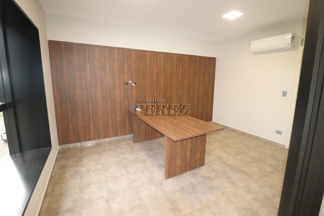Sala para alugar no Edifício Comercial Perez, em localização estratégica no centro de Londrina